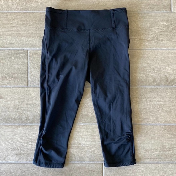 Lululemon‎ Black Cropped Leggings Size: 6 - Picture 1 of 8